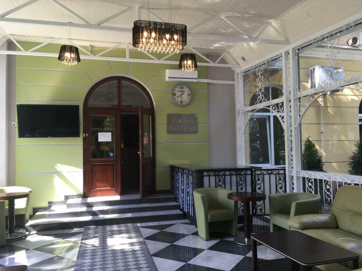 Hotelik Polonia โลวิคซ์ ภายนอก รูปภาพ